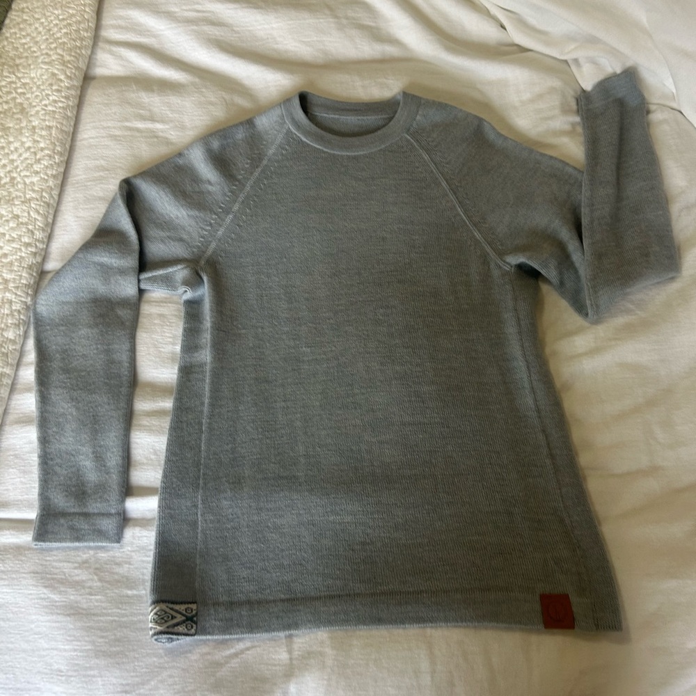 PAKA women’s sweater - The Original Crew in Light Blue - size small - Excellent - Picture 5 of 13
